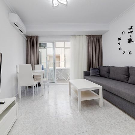 Concordia Beachside Apartment: Near Del Cura & Central Station Torrevieja Exterior photo