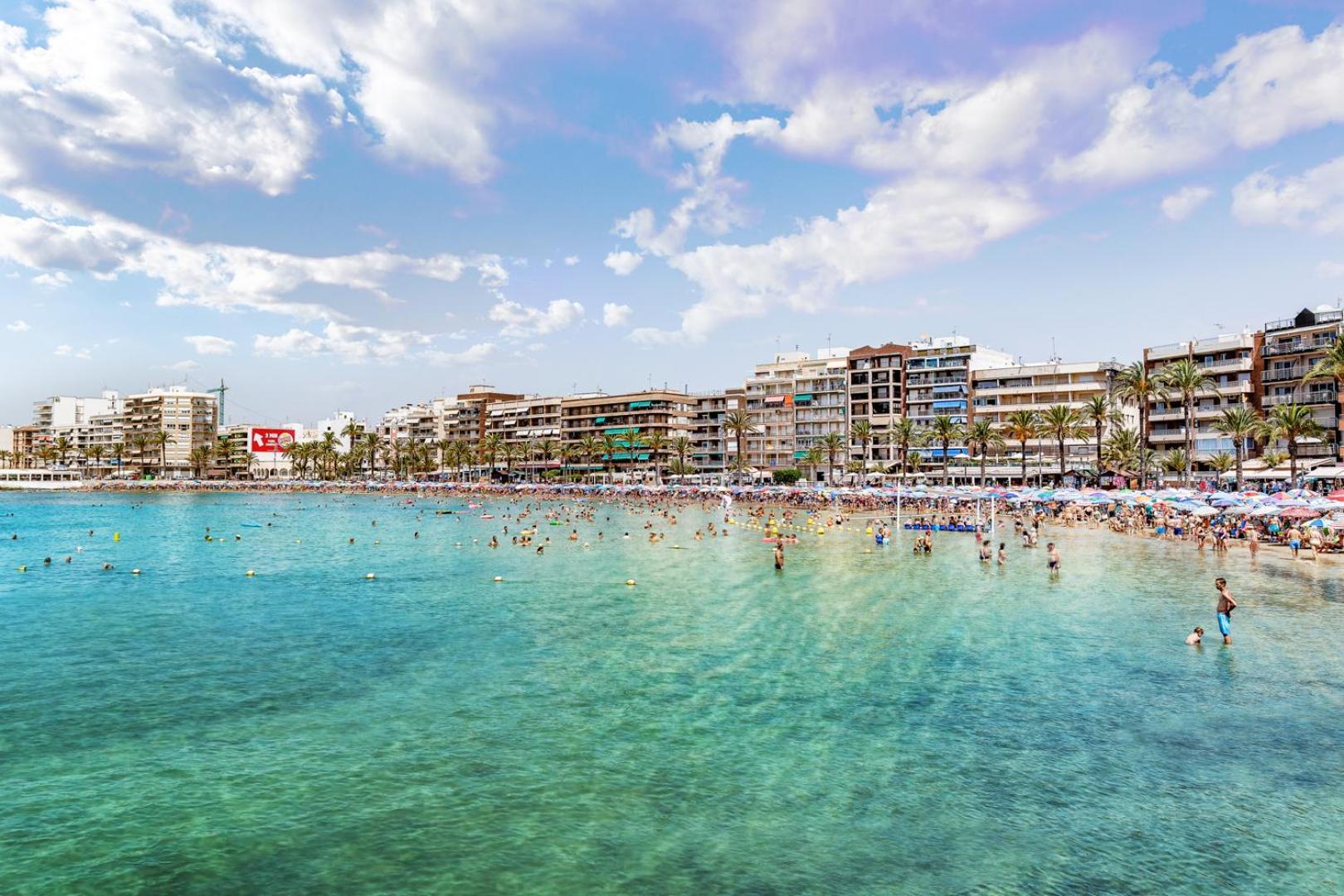Concordia Beachside Apartment: Near Del Cura & Central Station Torrevieja Exterior photo