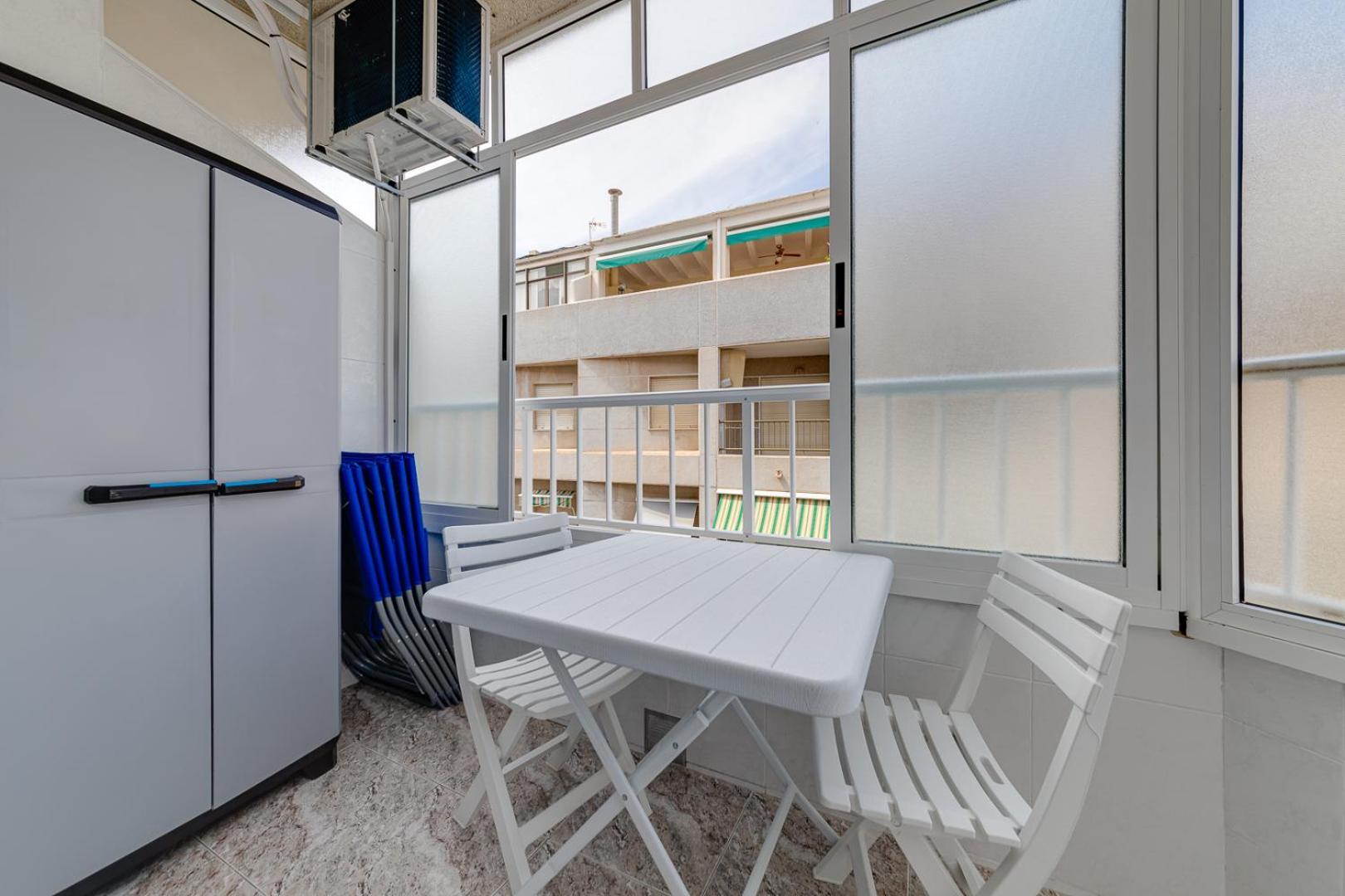 Concordia Beachside Apartment: Near Del Cura & Central Station Torrevieja Exterior photo